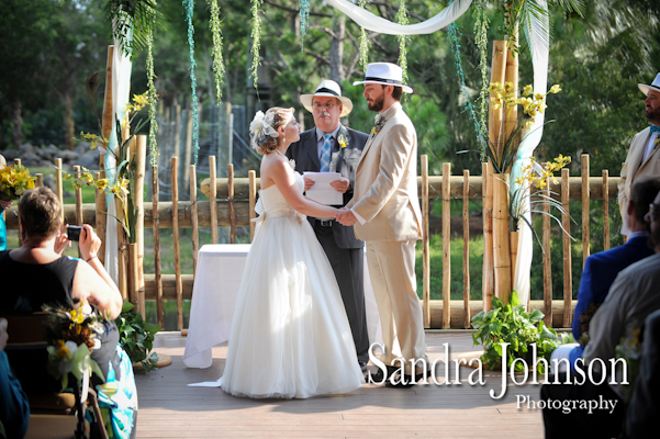 Best Brevard Zoo wedding photographer - Sandra Johnson (SJFoto.com)